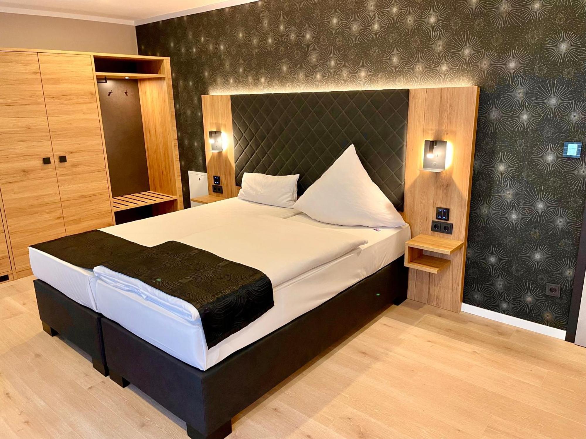 Akzent Hotel Tietmeyer & Cross Side 쇼핀겐 외부 사진