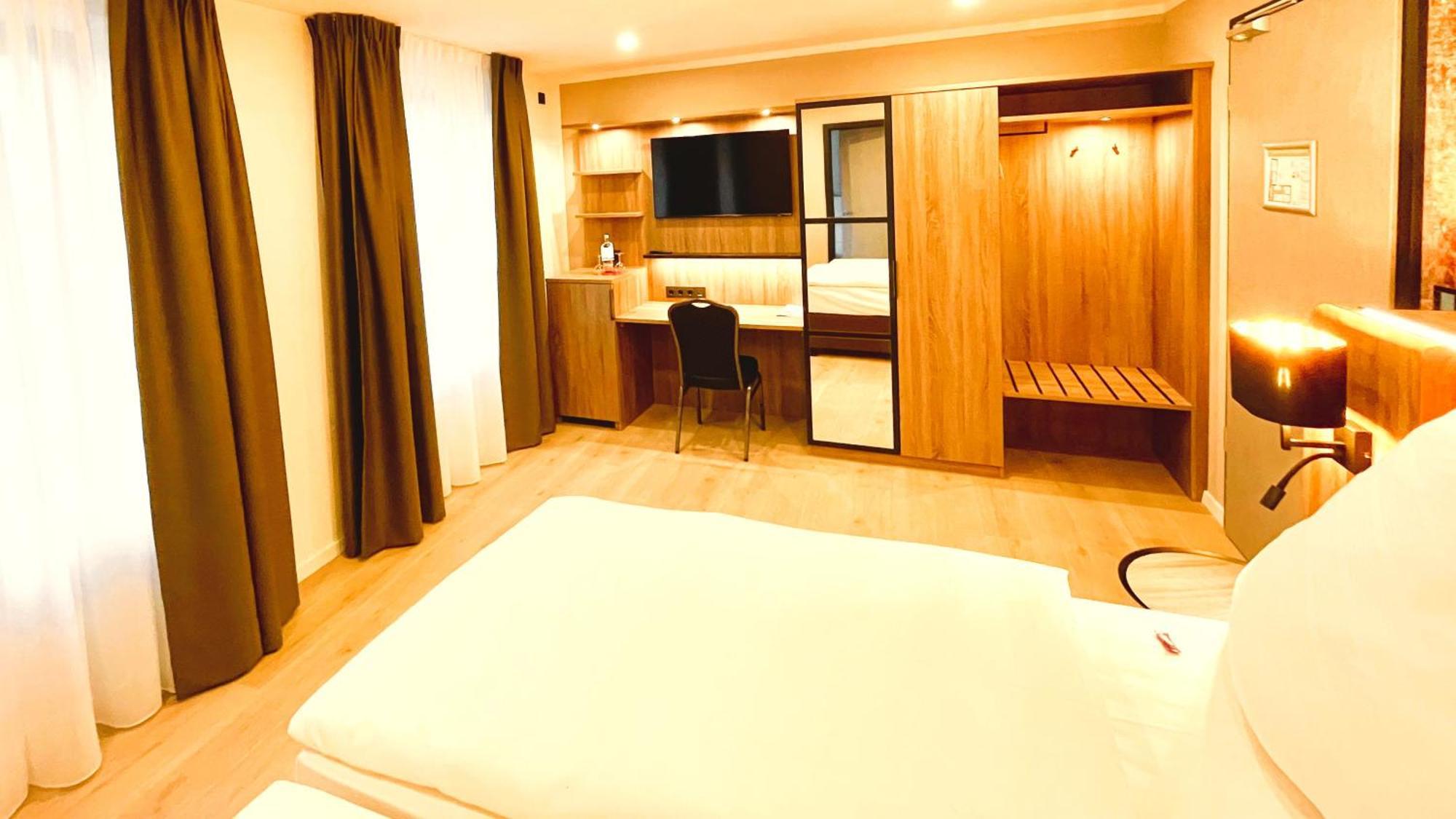 Akzent Hotel Tietmeyer & Cross Side 쇼핀겐 외부 사진