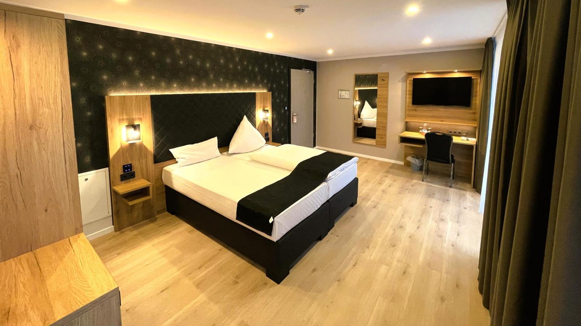 Akzent Hotel Tietmeyer & Cross Side 쇼핀겐 외부 사진