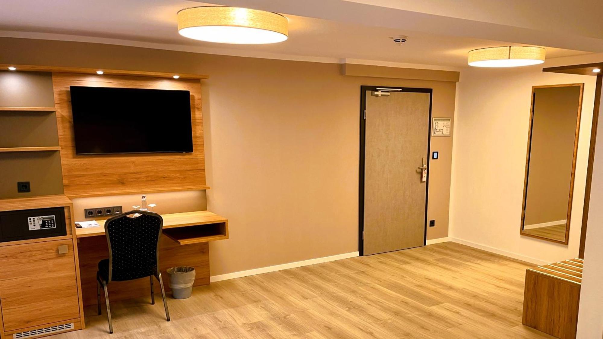 Akzent Hotel Tietmeyer & Cross Side 쇼핀겐 외부 사진