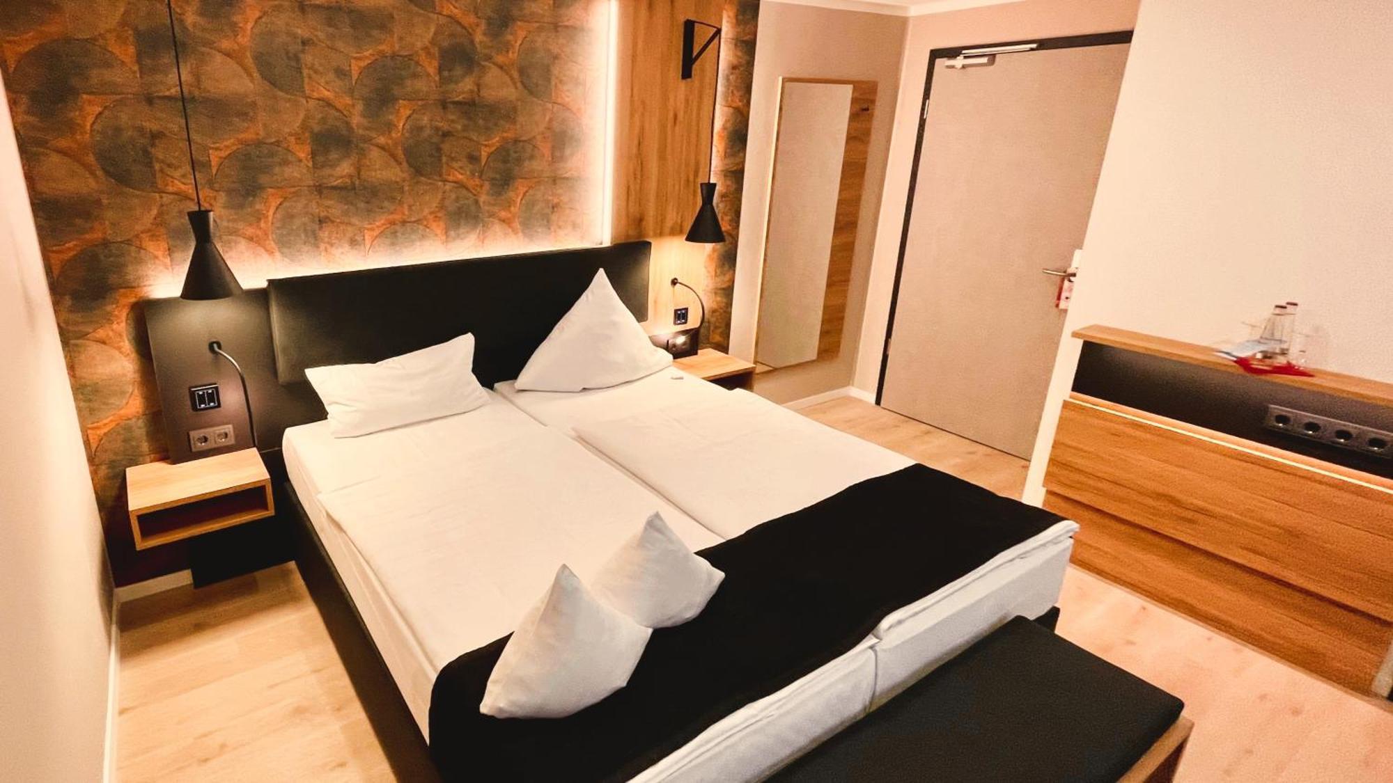 Akzent Hotel Tietmeyer & Cross Side 쇼핀겐 외부 사진