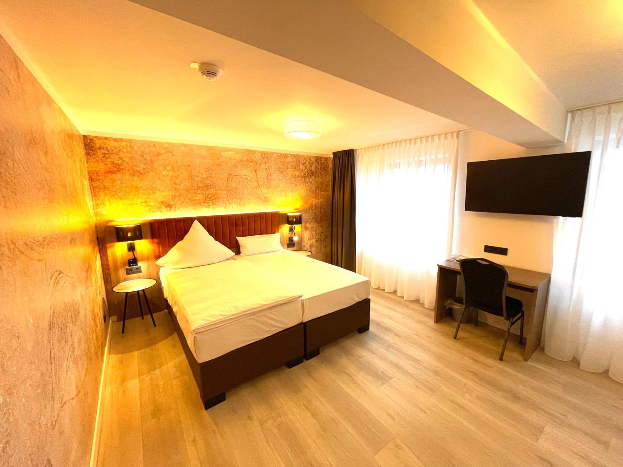 Akzent Hotel Tietmeyer & Cross Side 쇼핀겐 외부 사진