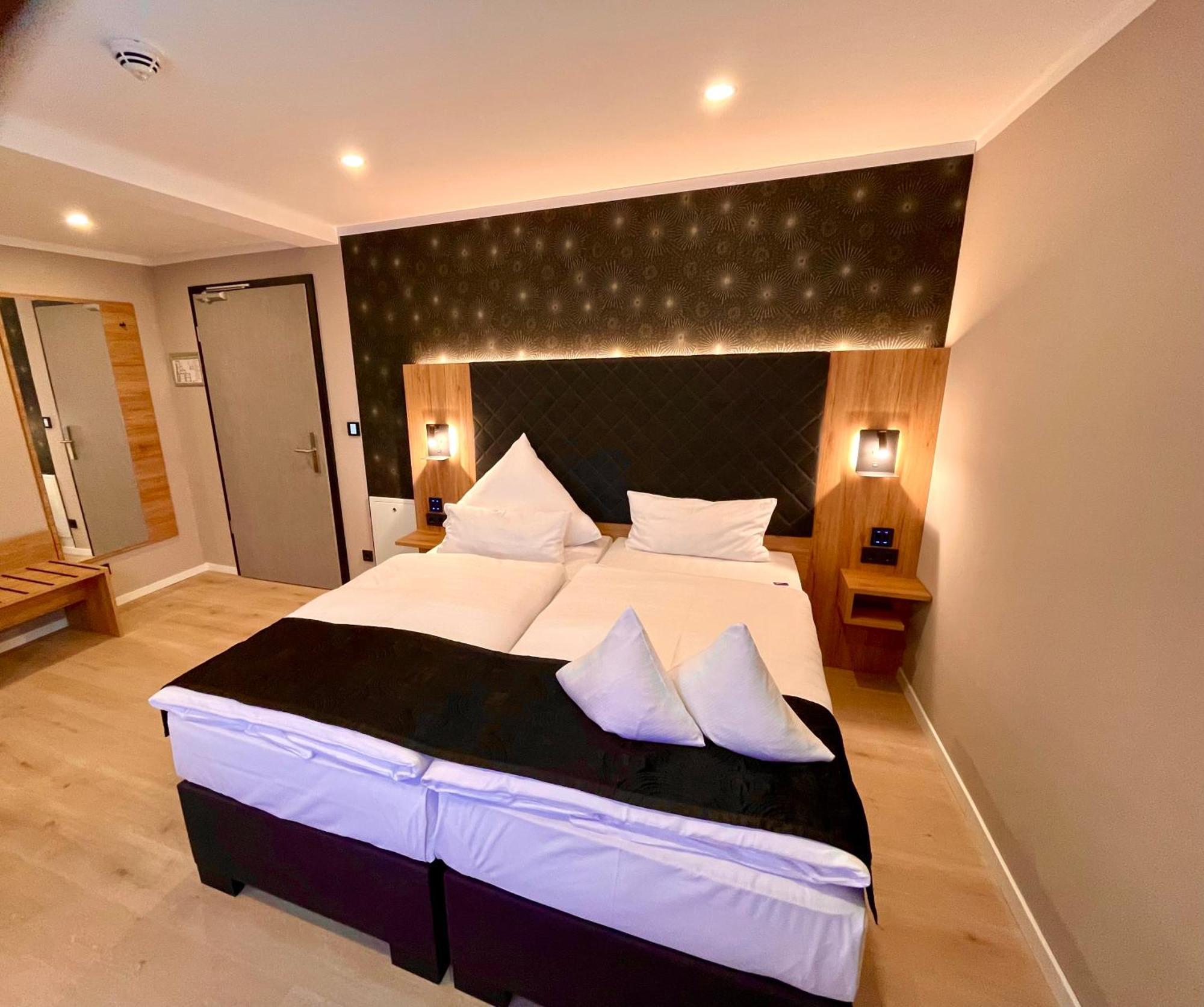 Akzent Hotel Tietmeyer & Cross Side 쇼핀겐 외부 사진